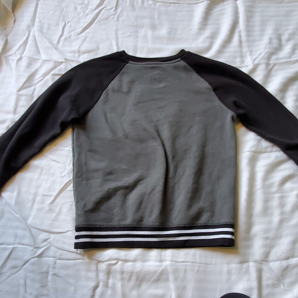 Sweater - Picture 2 of 2